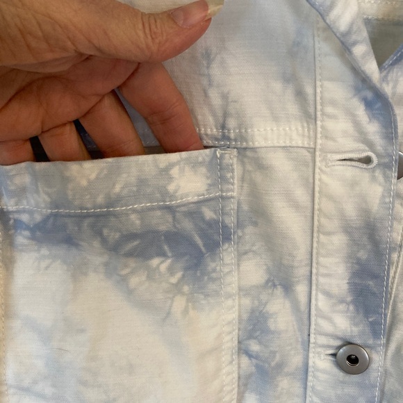 J. Jill Light Blue and White Tie-Dye Cotton Blend Jacket - Picture 3 of 8